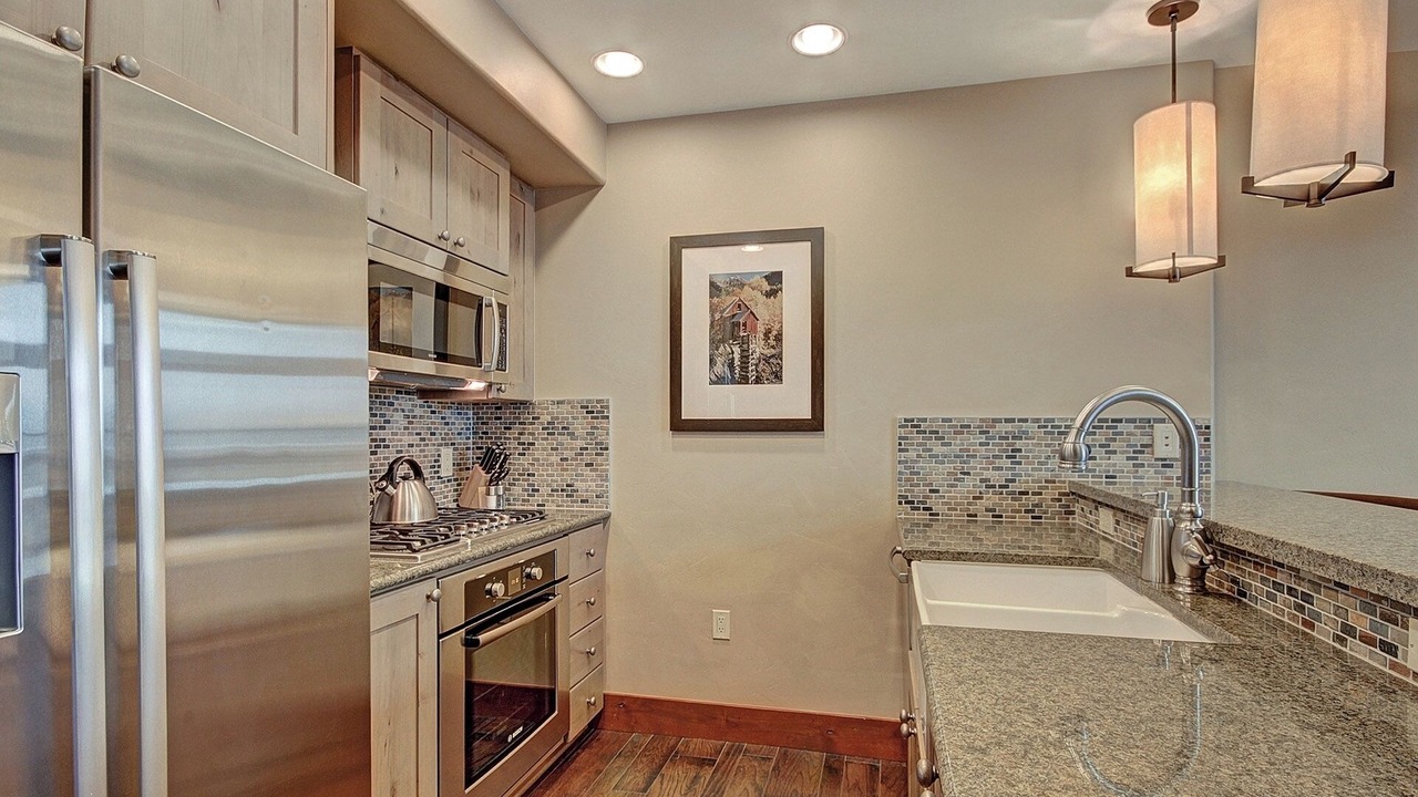 Photo of Kitchen in Peak 8