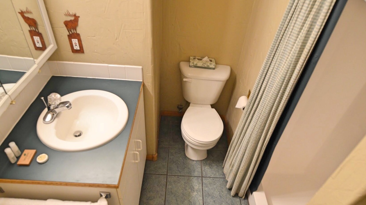 Photo of Bathroom in Warrior's Mark West