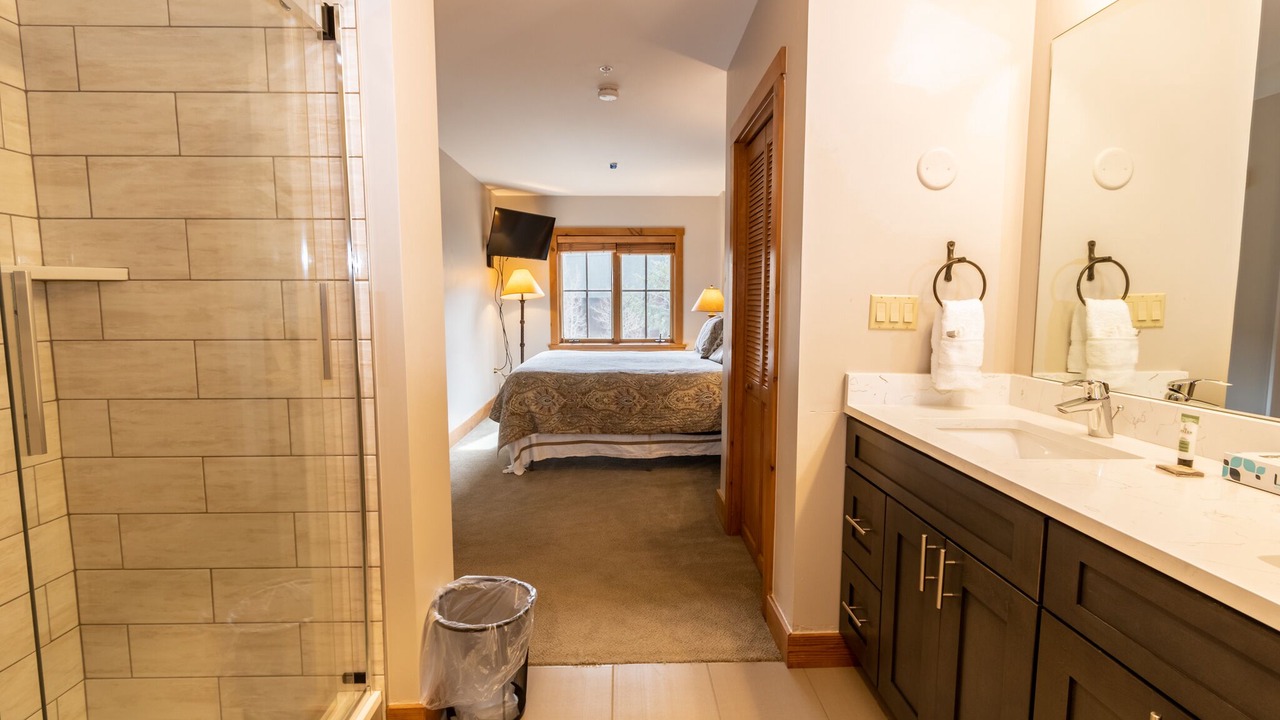 Photo of Bathroom in River Run