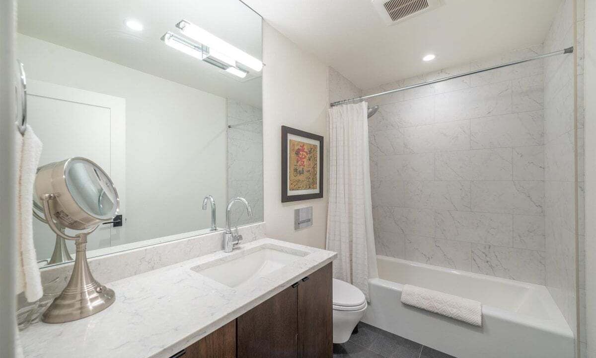Photo of Bathroom in Lake Forest