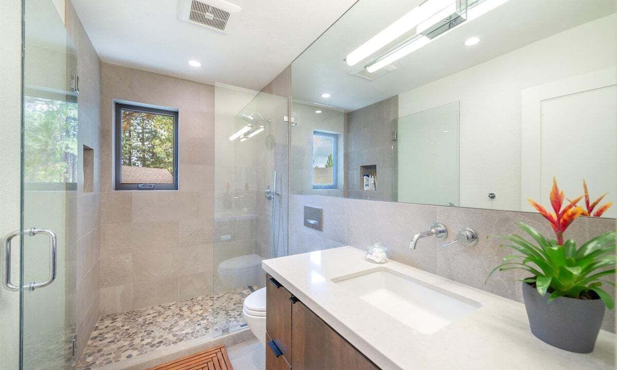 Photo of Bathroom in Lake Forest