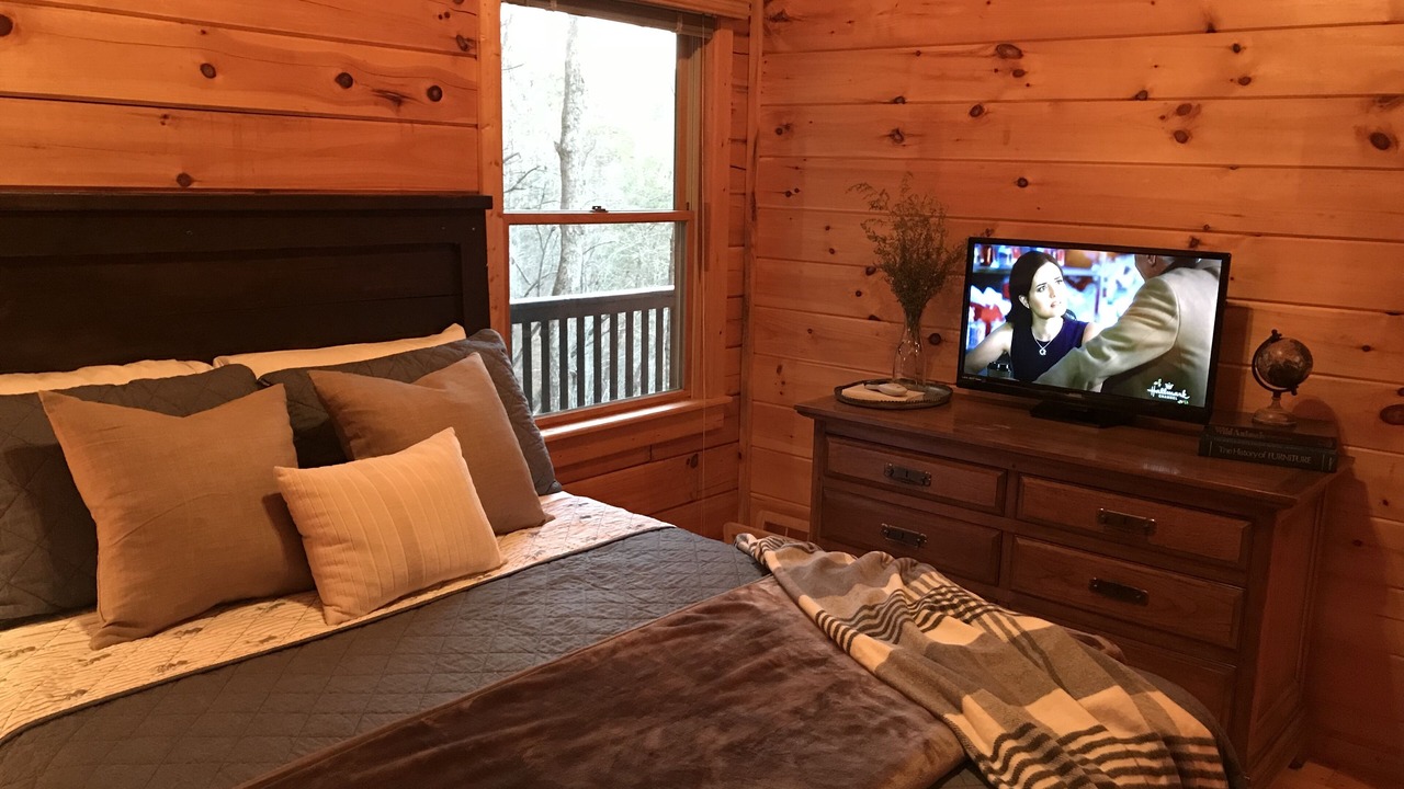 Photo of Bedroom in Cherry Log