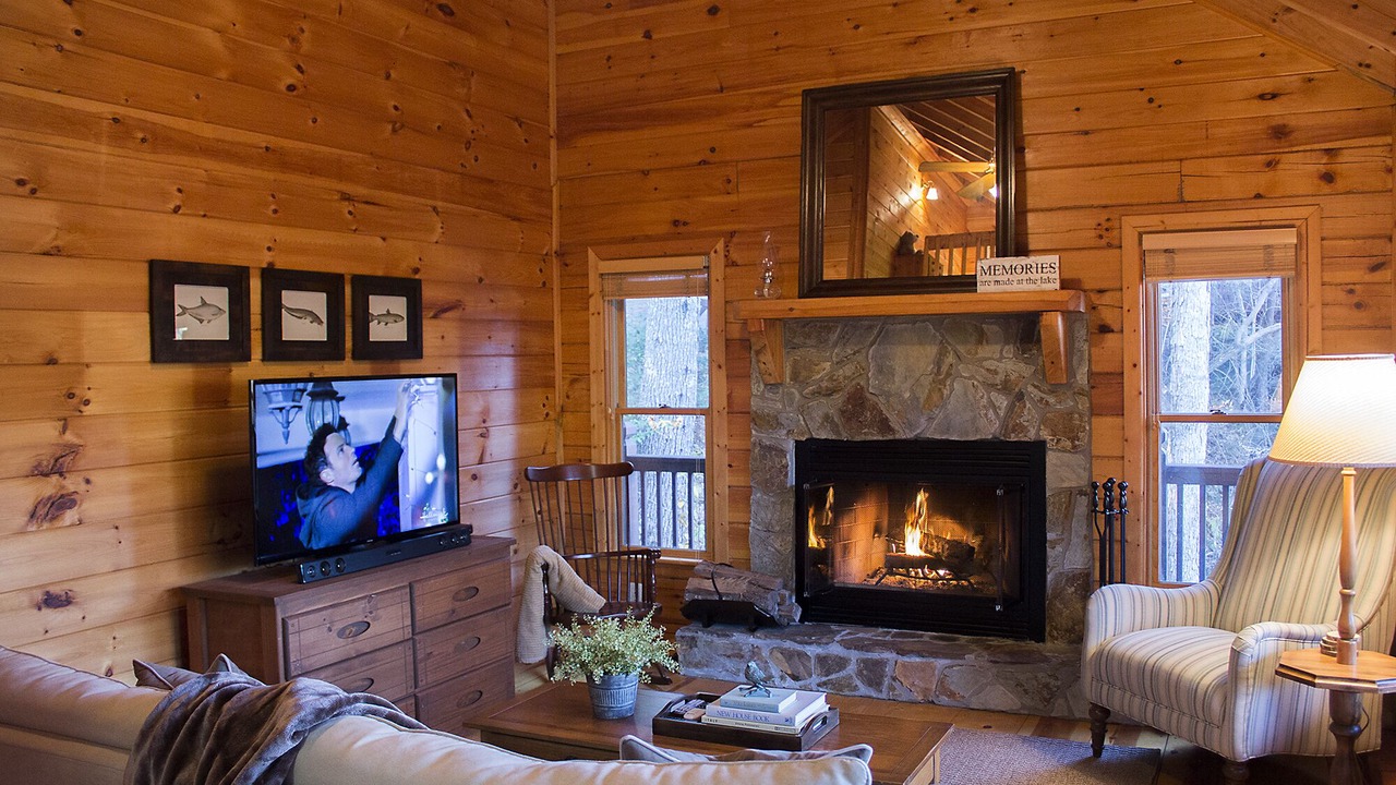 Photo of Livingroom in Cherry Log