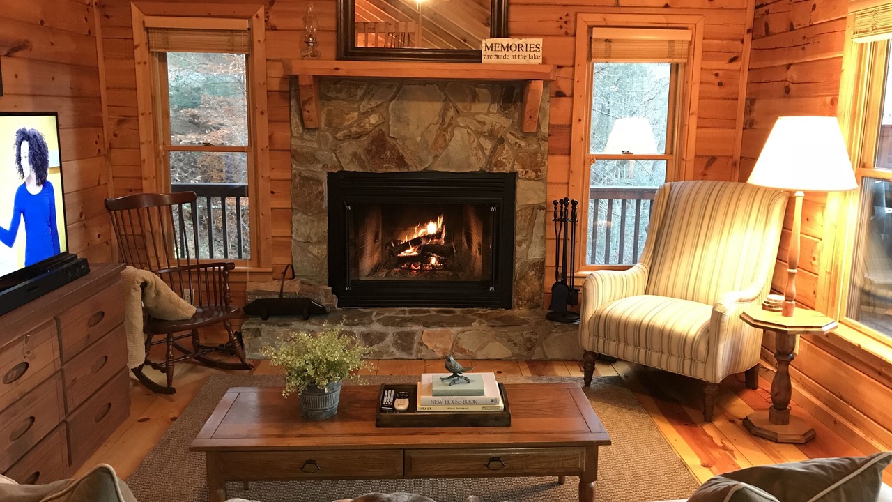 Photo of Livingroom in Cherry Log