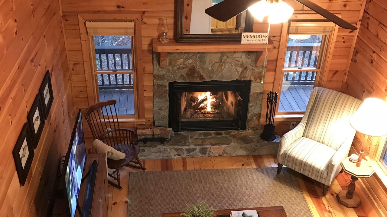 Photo of Livingroom in Cherry Log