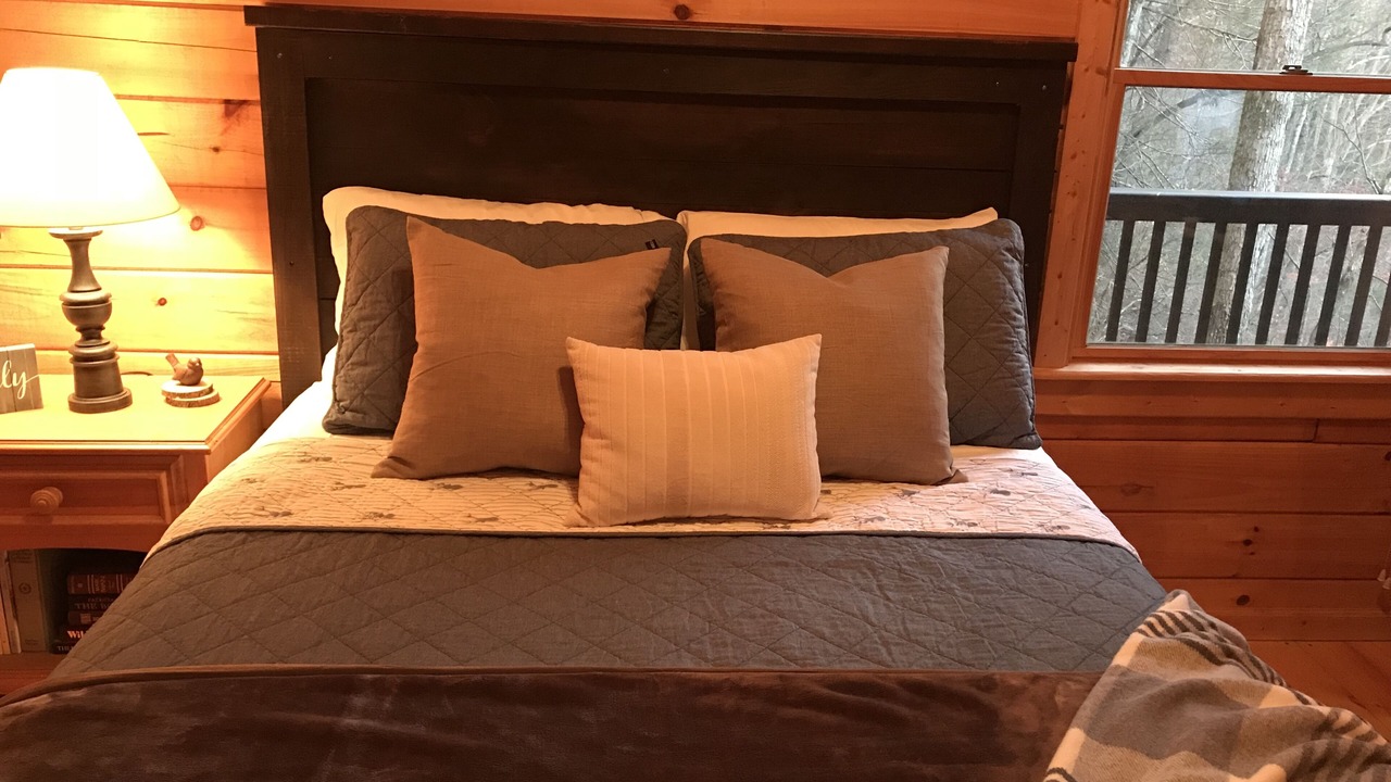 Photo of Bedroom in Cherry Log