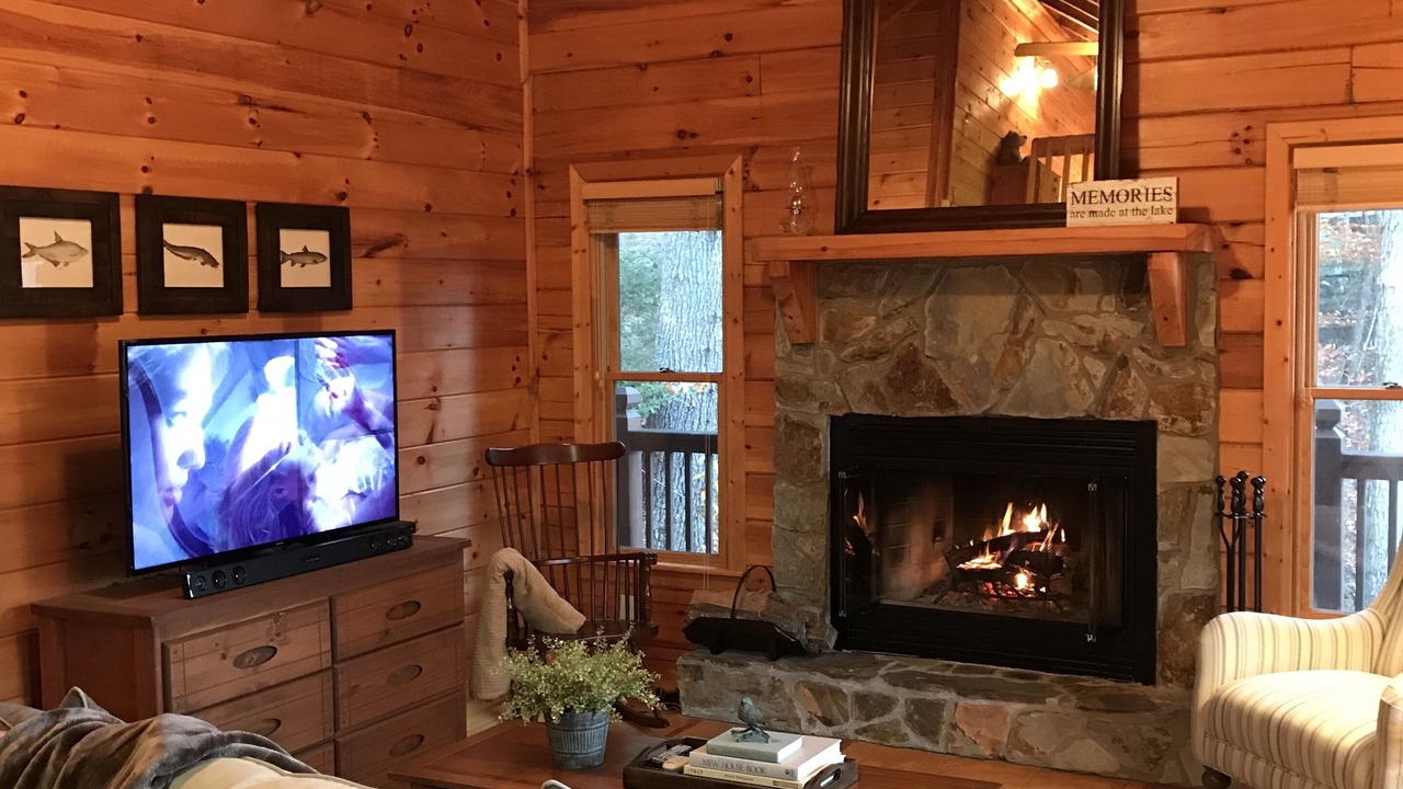 Photo of Livingroom in Cherry Log