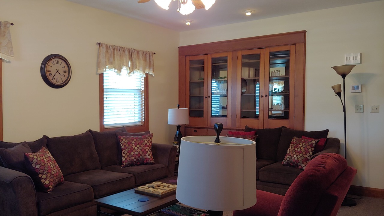 Photo of Livingroom in Port Clinton