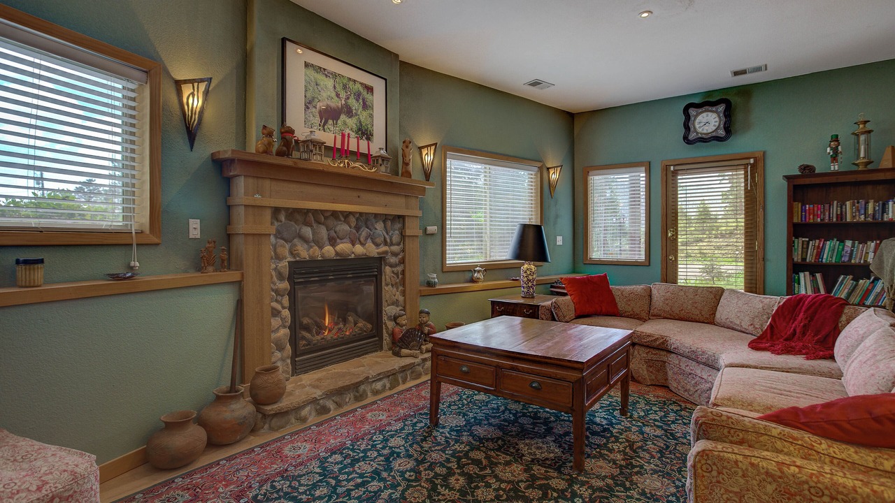 Photo of Livingroom in Shadow Mountain