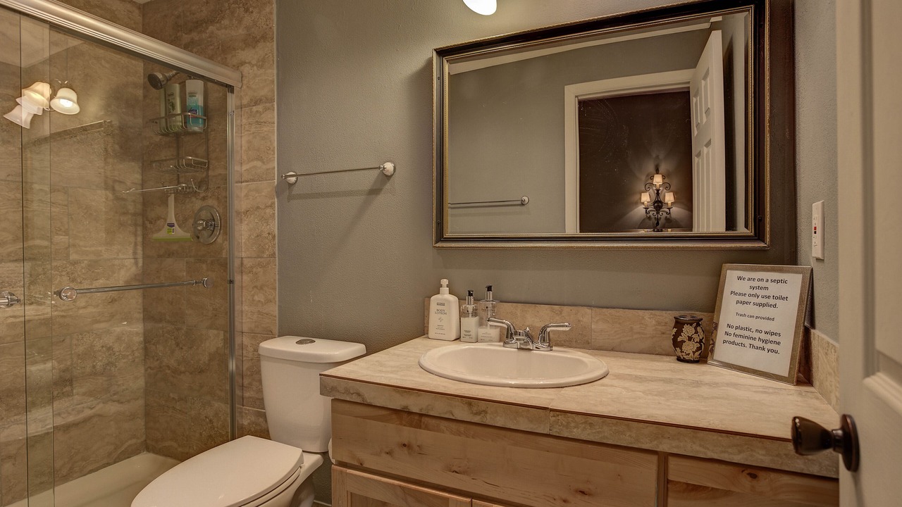 Photo of Bathroom in Shadow Mountain