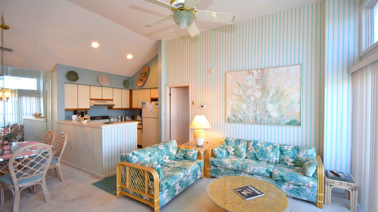 Photo of Livingroom in Heron Harbour Isle