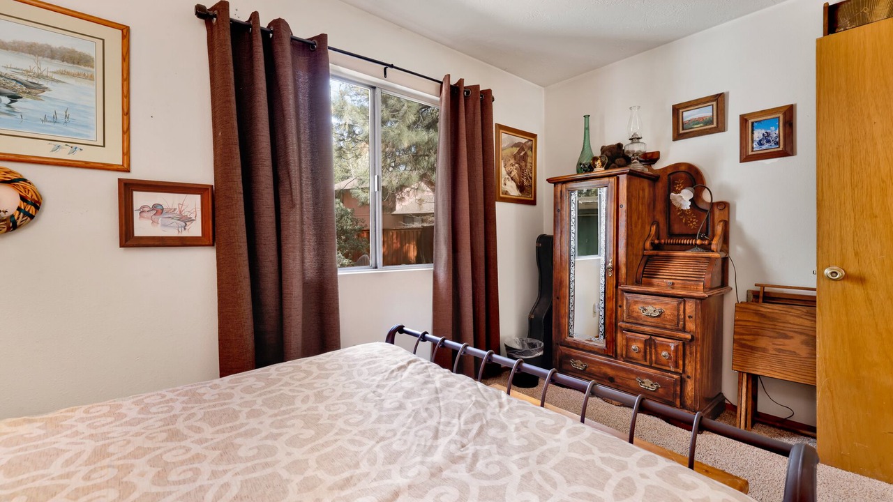 Photo of Bedroom in Summit Estates