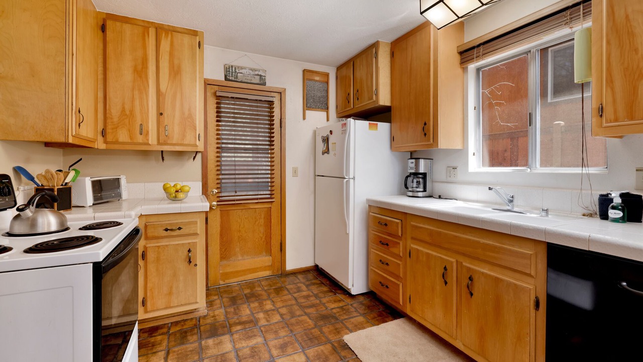 Photo of Kitchen in Summit Estates