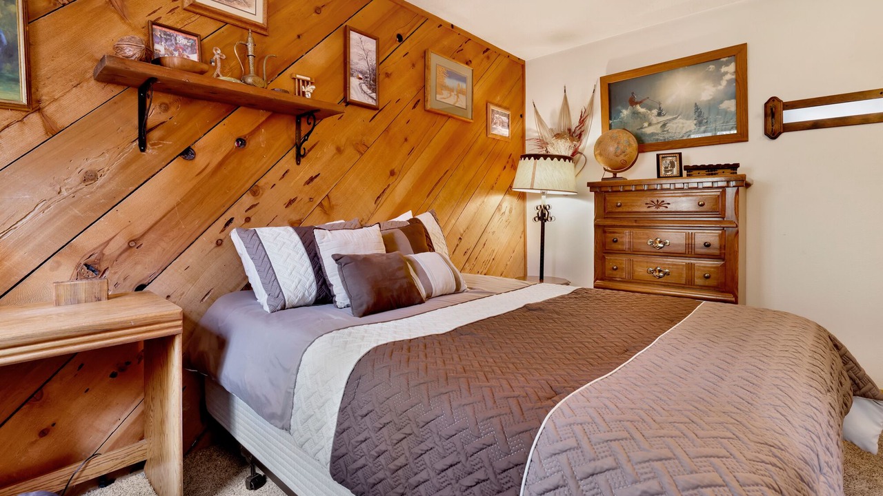 Photo of Bedroom in Summit Estates