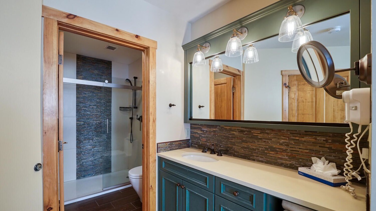 Photo of Bathroom in River Run