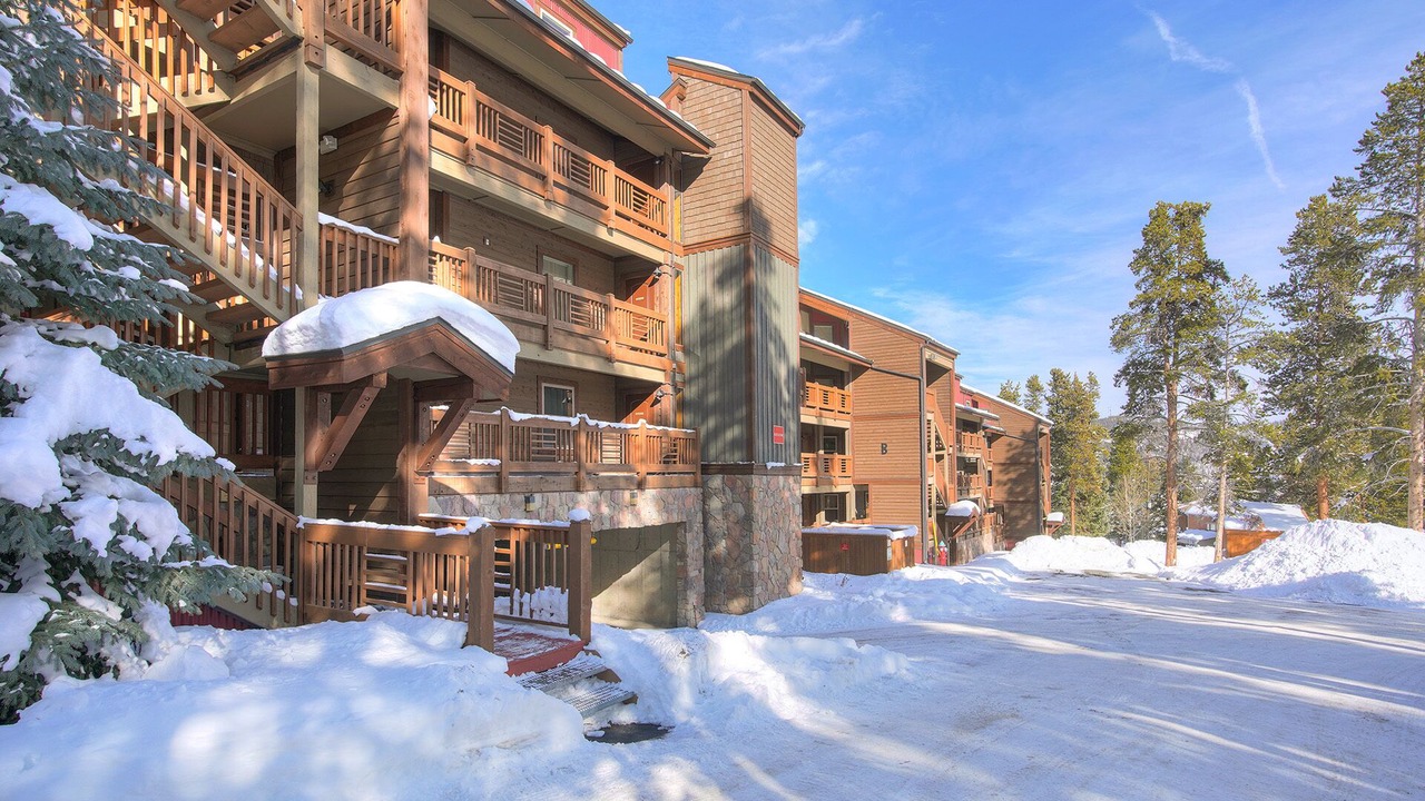 Photo of Outdoor in Peak 8