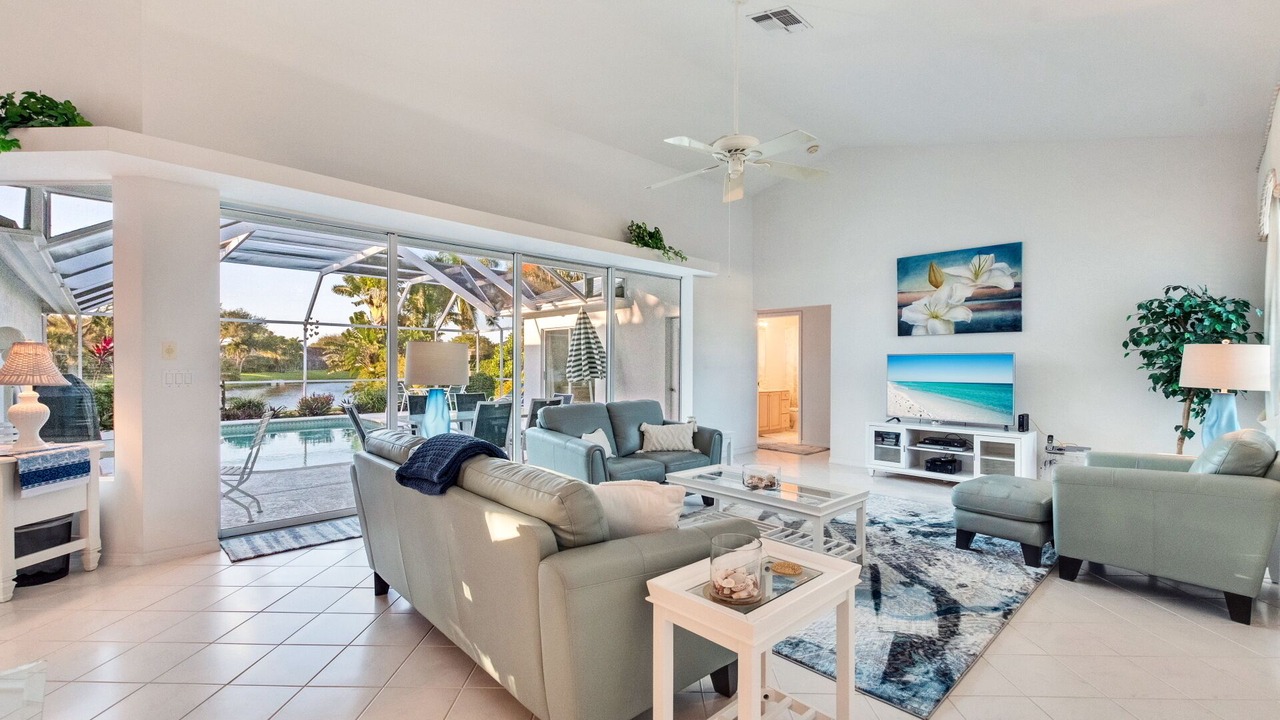 Photo of Livingroom in Central Naples