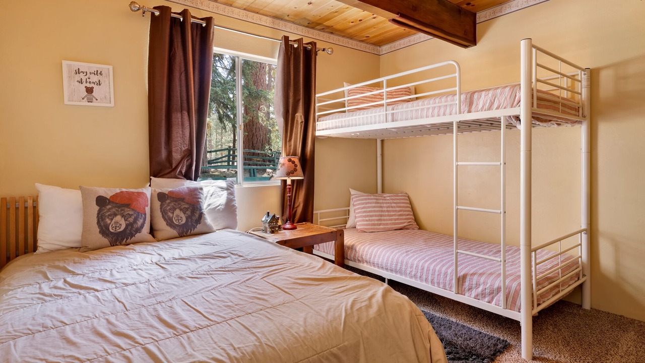 Photo of Bedroom in Moonridge
