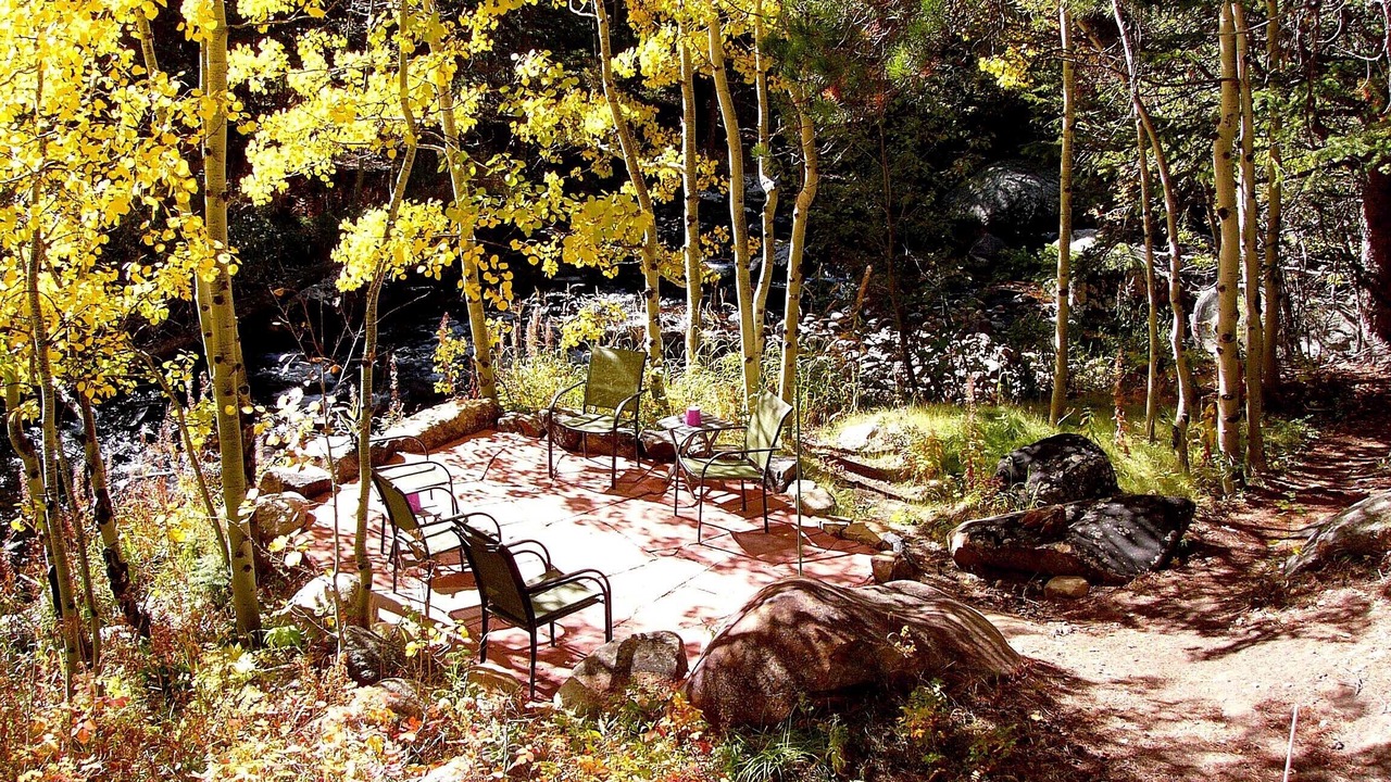 Photo of Outdoor in Lyons
