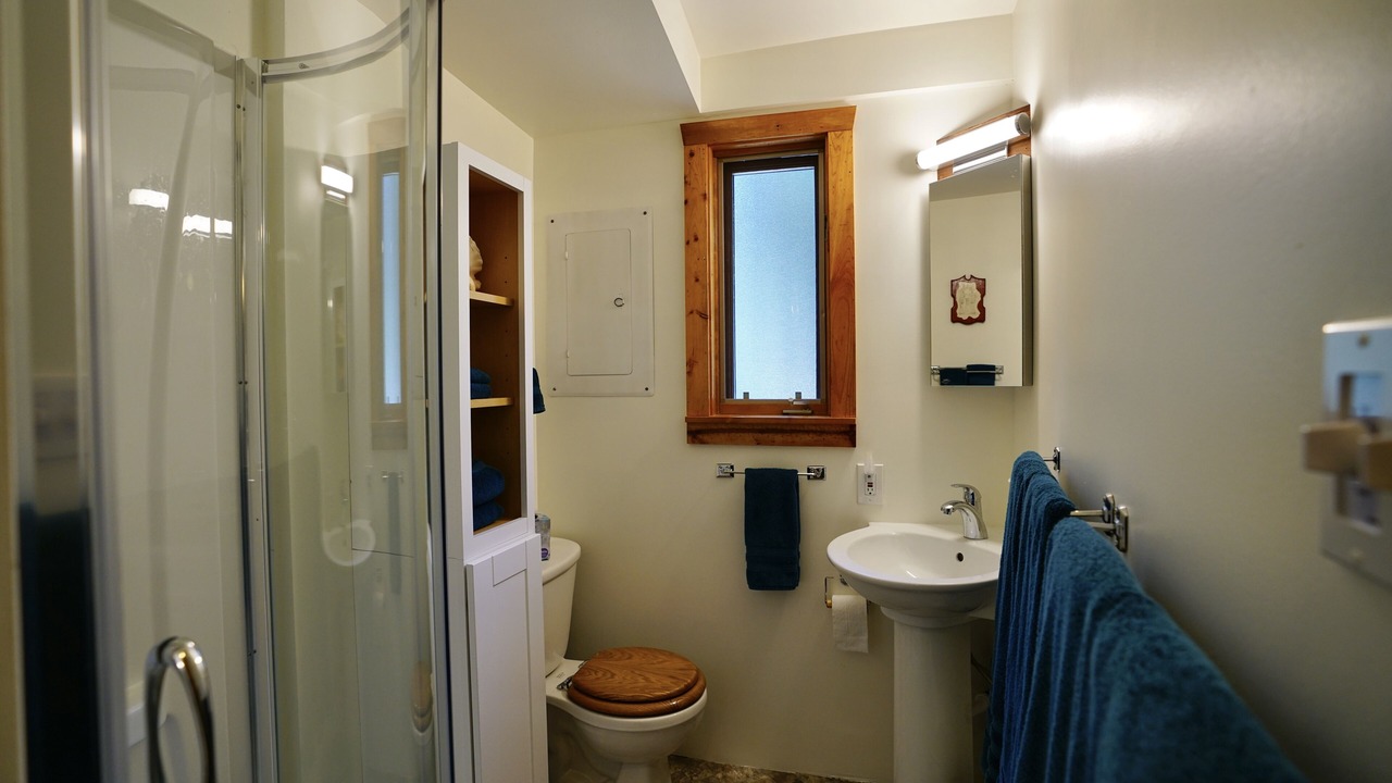 Photo of Bathroom in Lyons