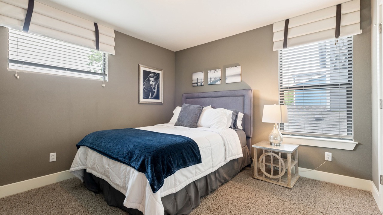 Photo of Bedroom in North Austin Civic Association