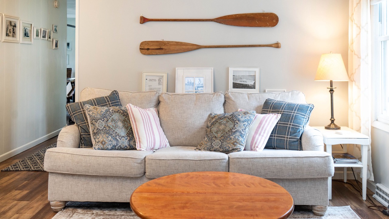 Photo of Livingroom in Williams Bay