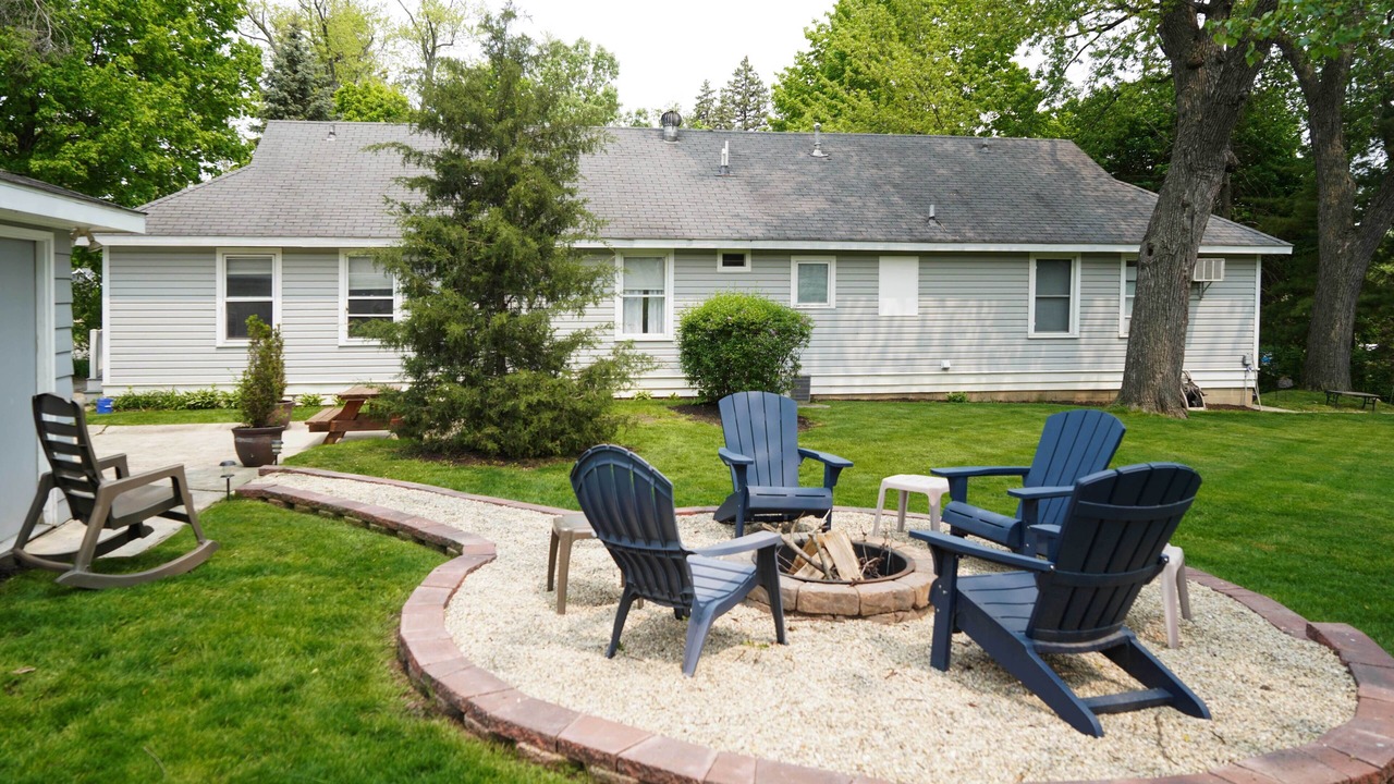 Photo of Patio Balcony in Williams Bay