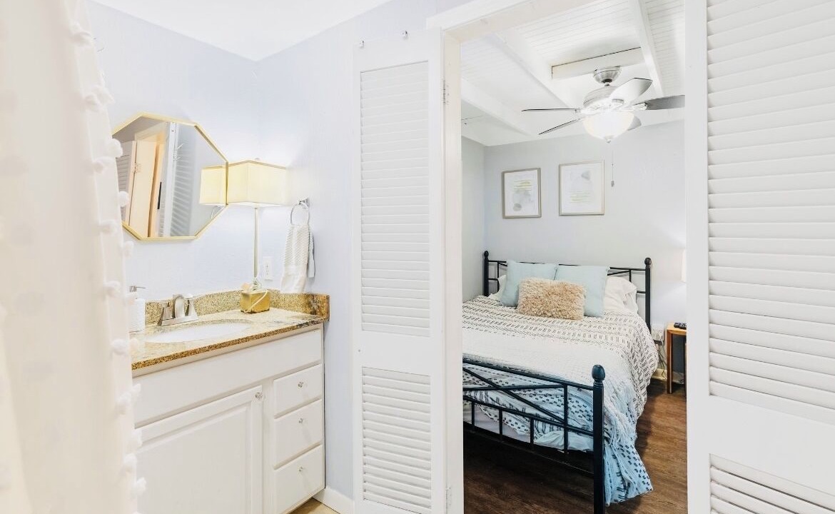 Photo of Bathroom in College Hills Estates