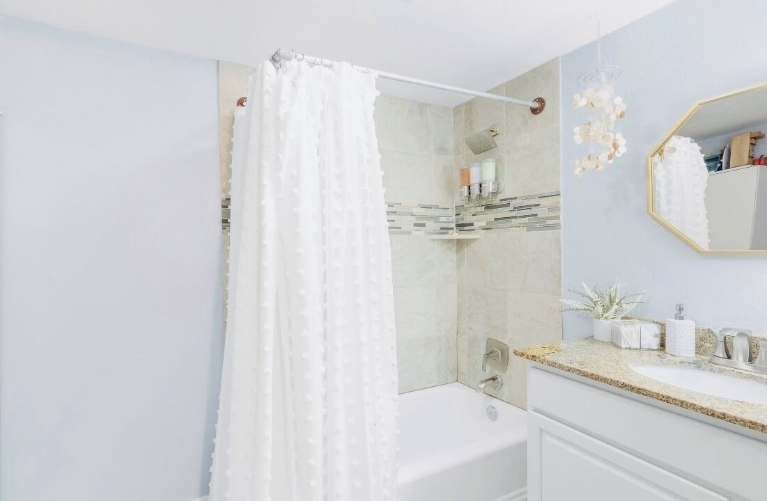 Photo of Bathroom in College Hills Estates