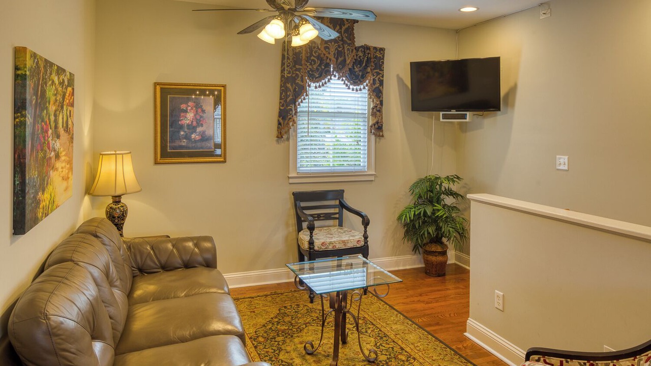 Photo of Bedroom in Historic District - North