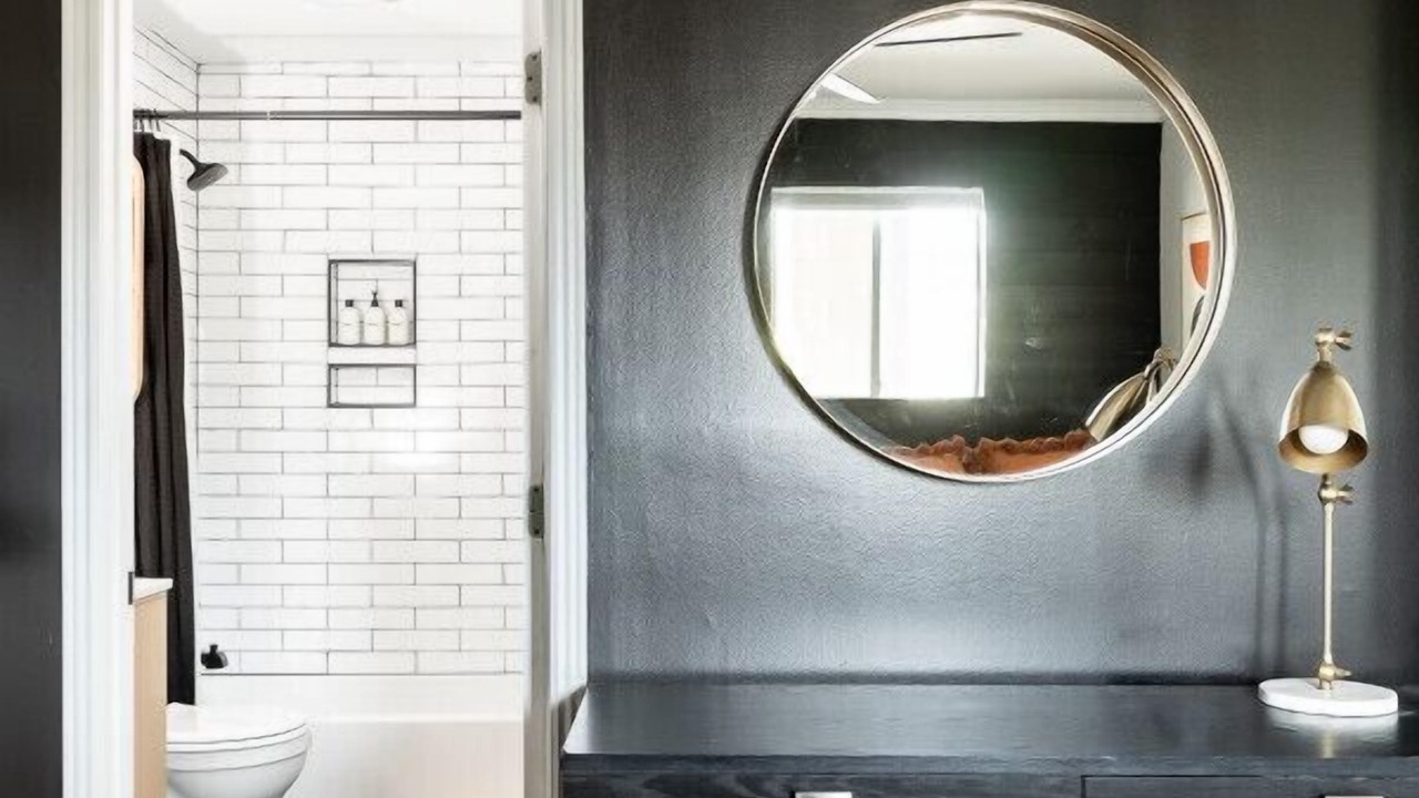 Photo of Bathroom in North Capitol