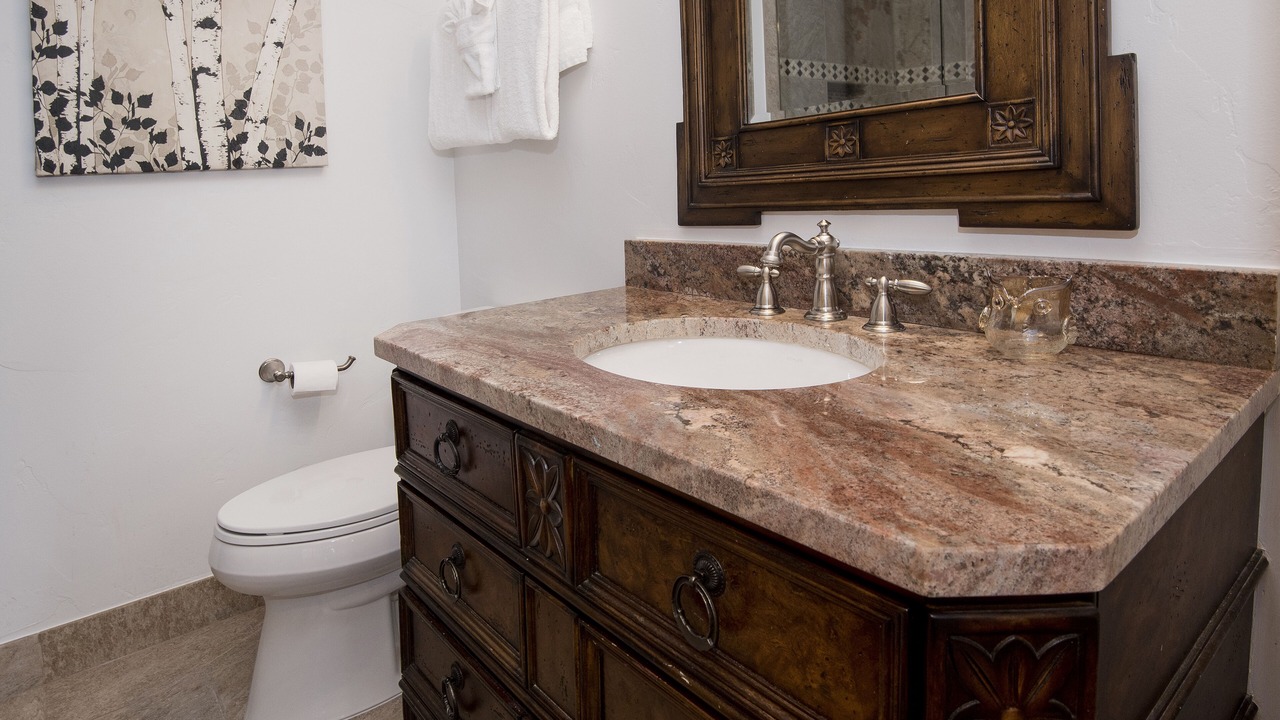 Photo of Bathroom in Highlands Townhomes