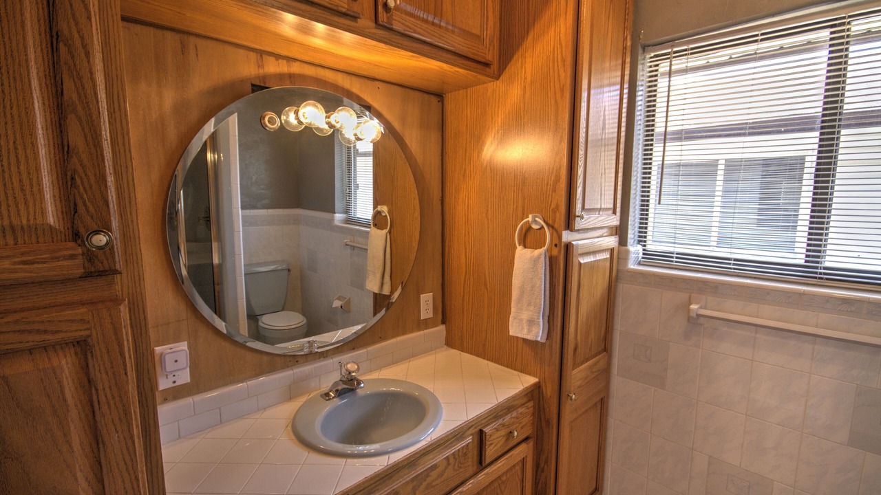 Photo of Bathroom in Garden City