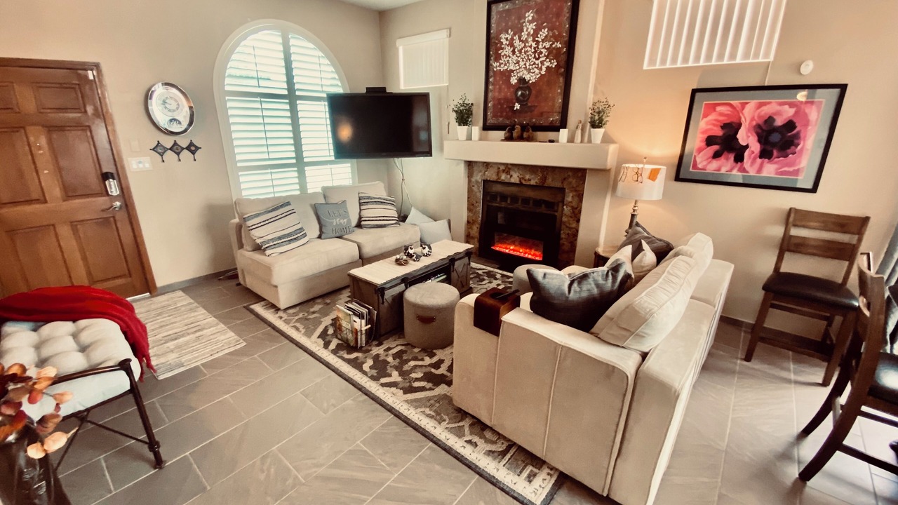 Photo of Livingroom in Ladera West