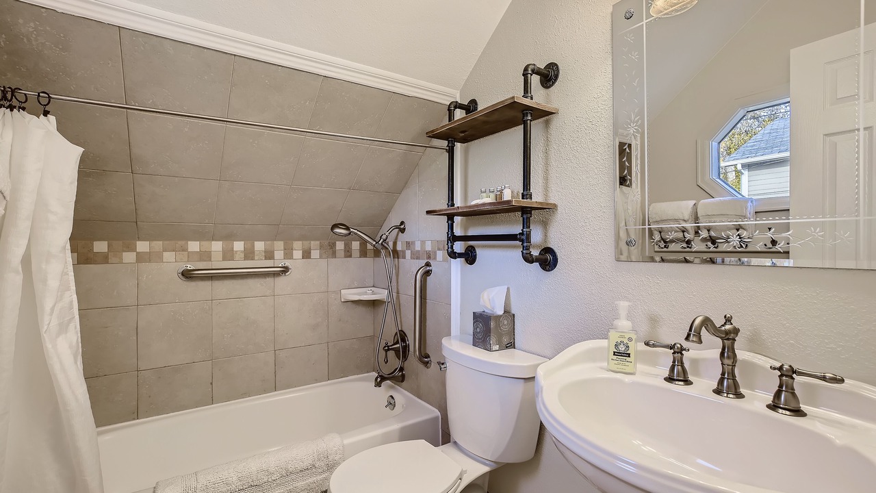 Photo of Bathroom in Goss - Grove