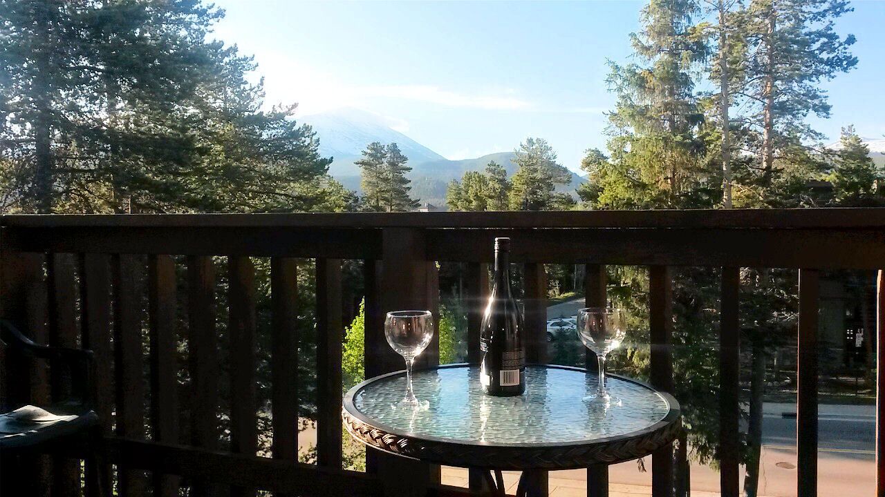 Photo of Outdoor in Four O'Clock