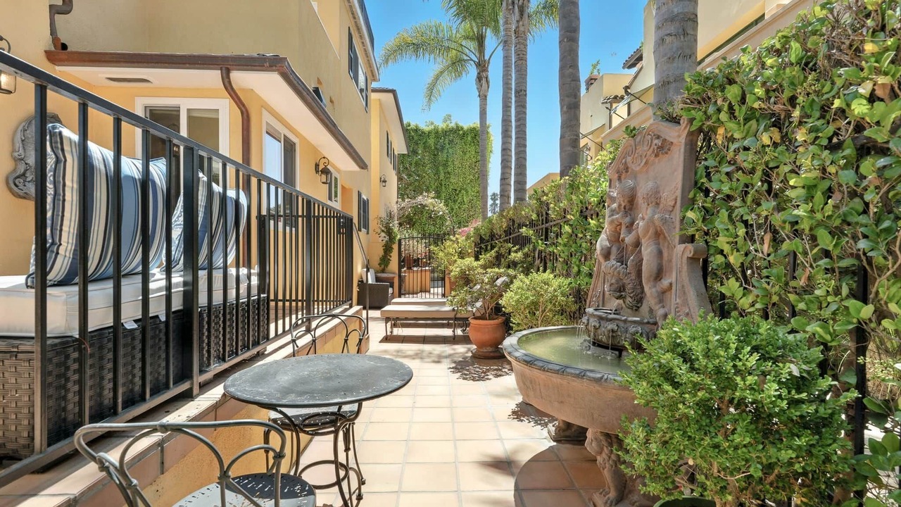 Photo of Patio Balcony in West Beach