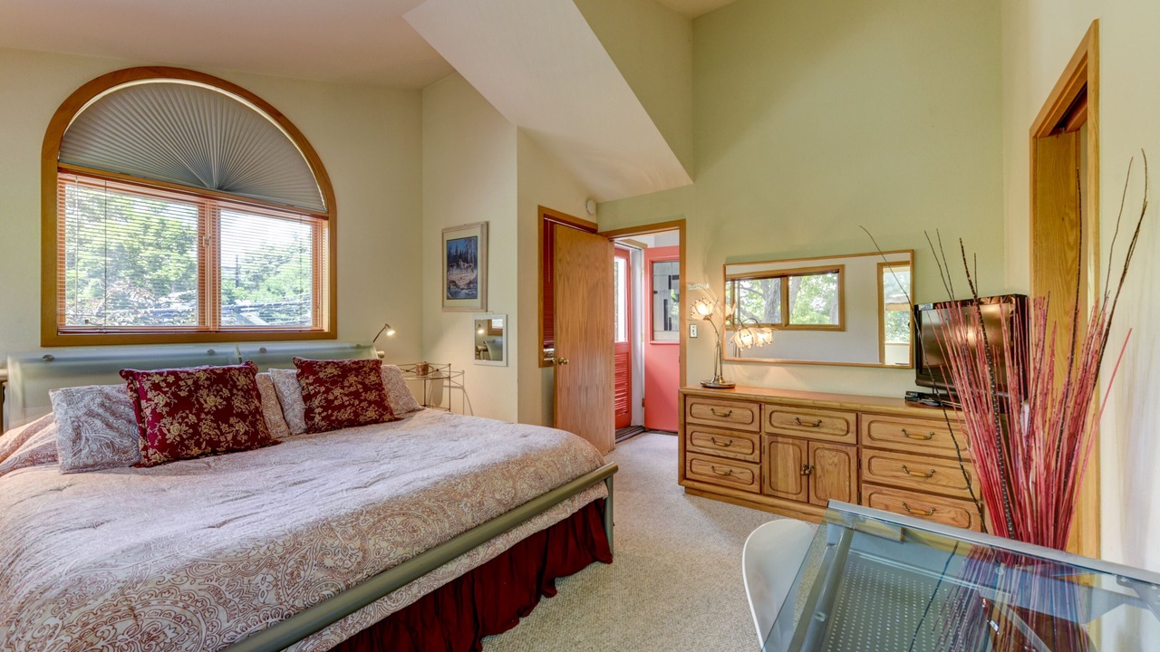 Photo of Bedroom in Central Boulder