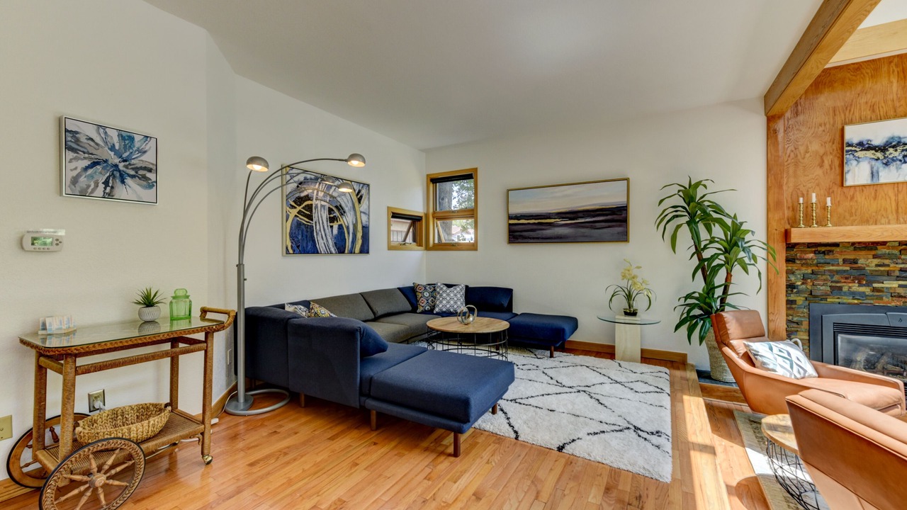 Photo of Livingroom in Central Boulder