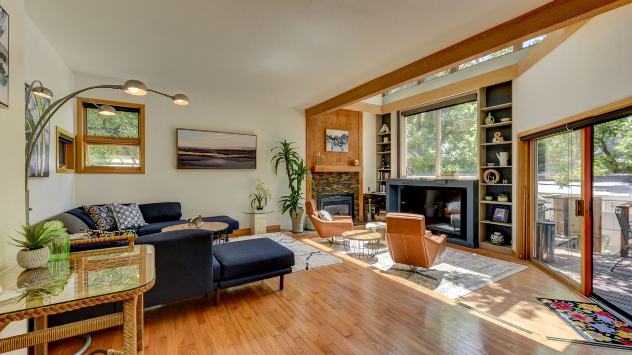 Photo of Livingroom in Central Boulder