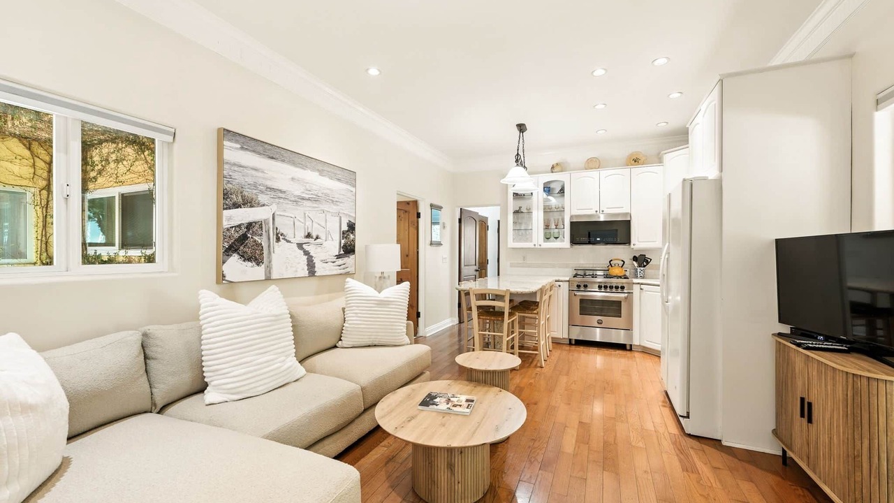 Photo of Livingroom in West Beach