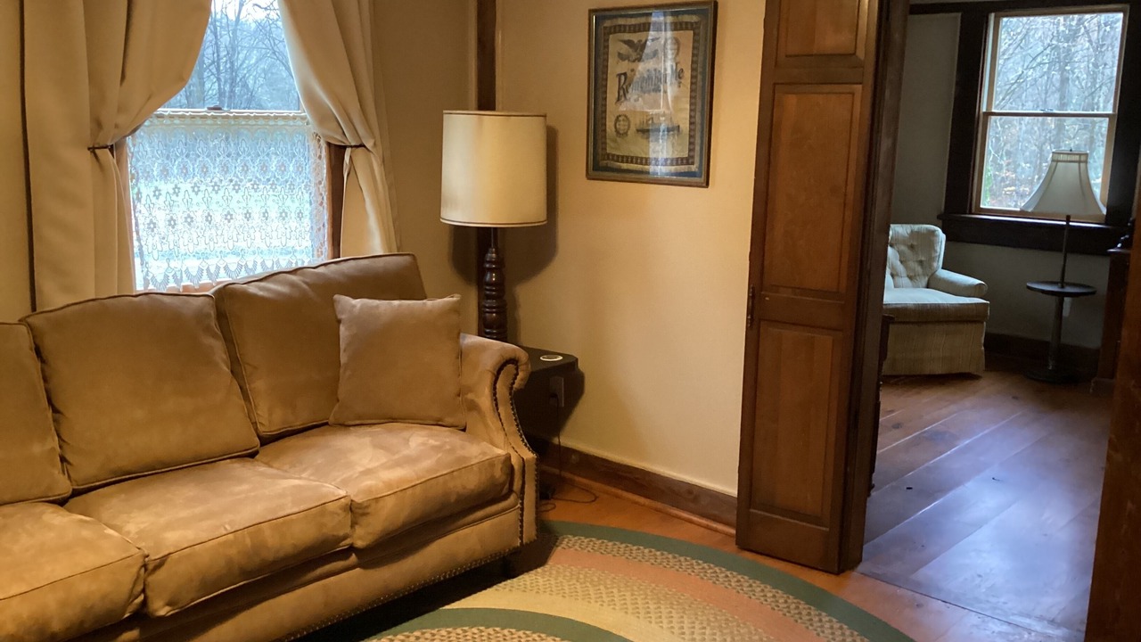 Photo of Livingroom in Russell