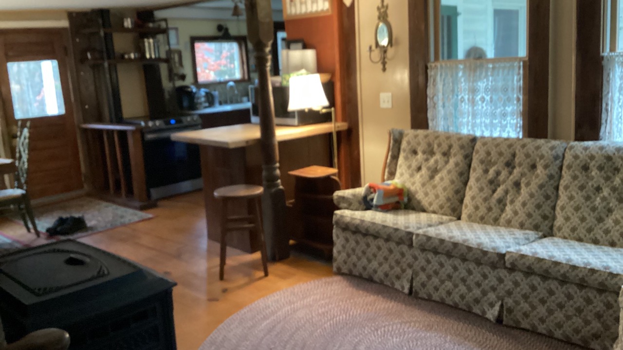 Photo of Livingroom in Russell