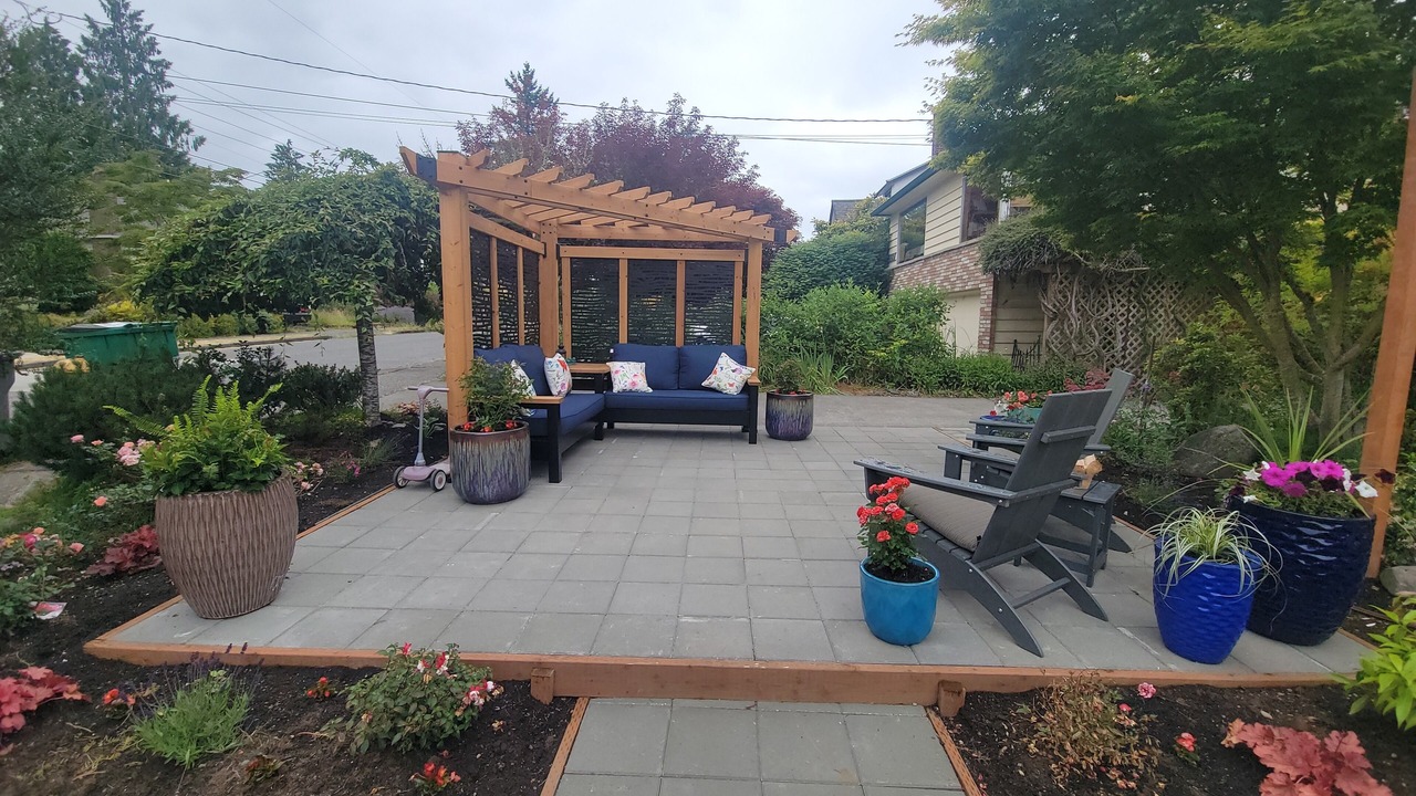 Photo of Patio Balcony in Maple Leaf