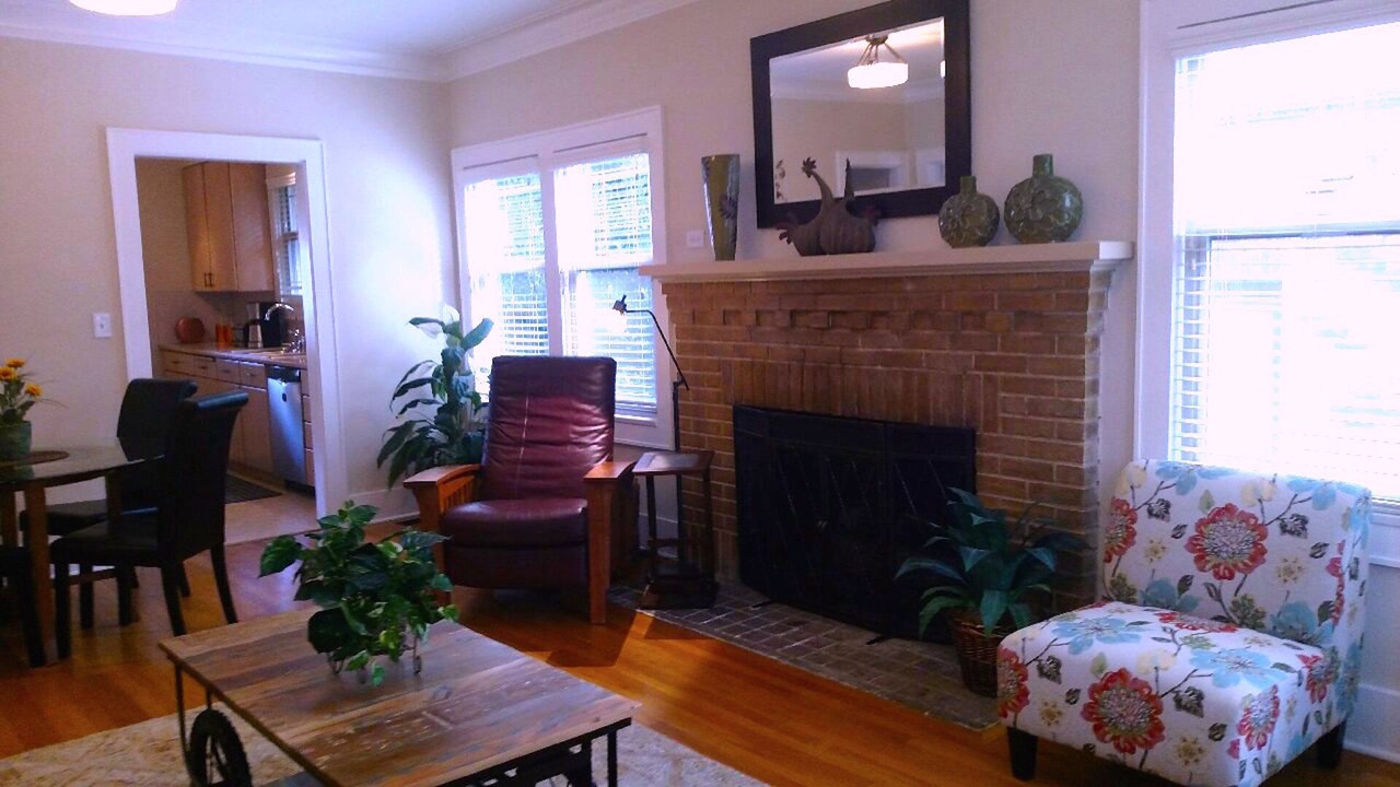 Photo of Livingroom in Maple Leaf