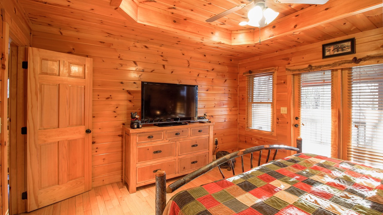 Photo of Bedroom in Foxfire Estates