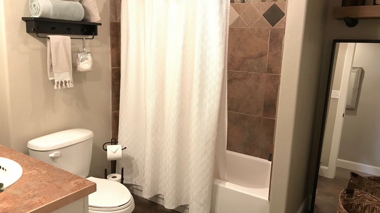 Photo of Bathroom in Mapleton