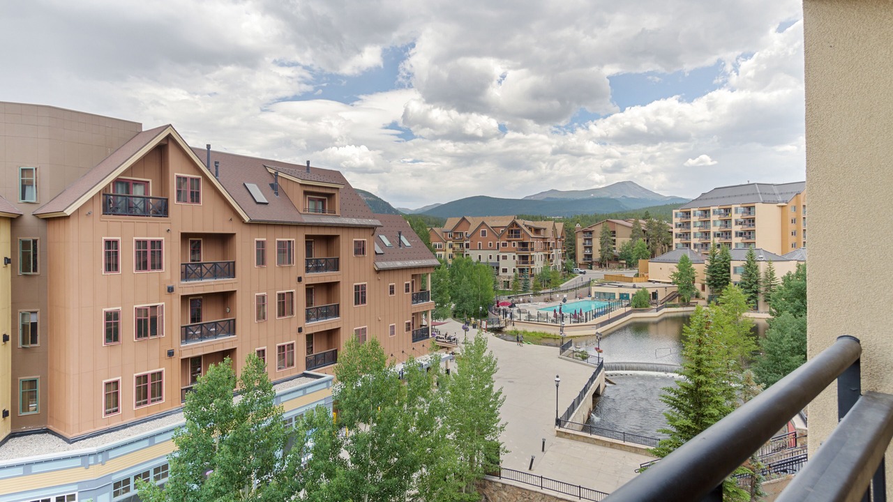 Photo of Outdoor in Peak 9