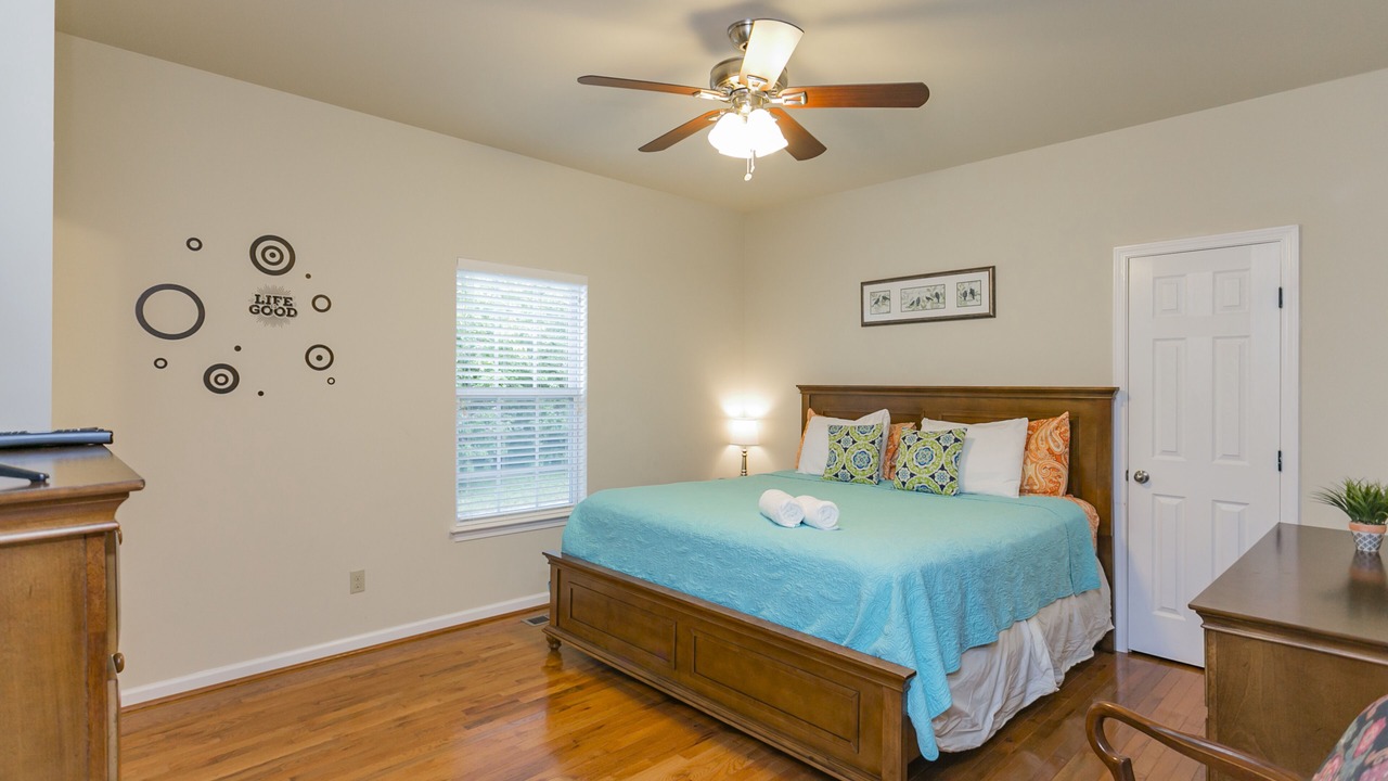 Photo of Bedroom in Eighth Avenue