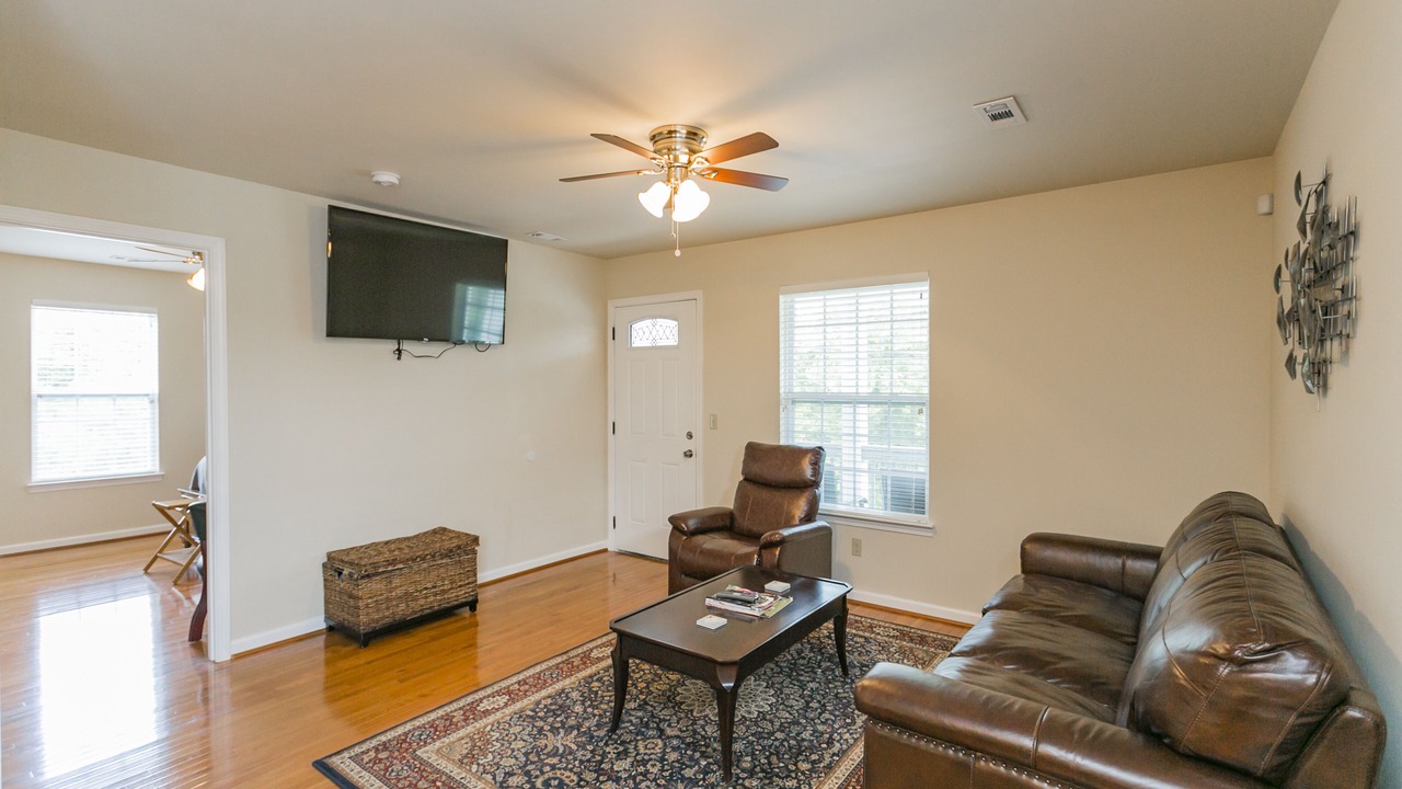 Photo of Livingroom in Eighth Avenue